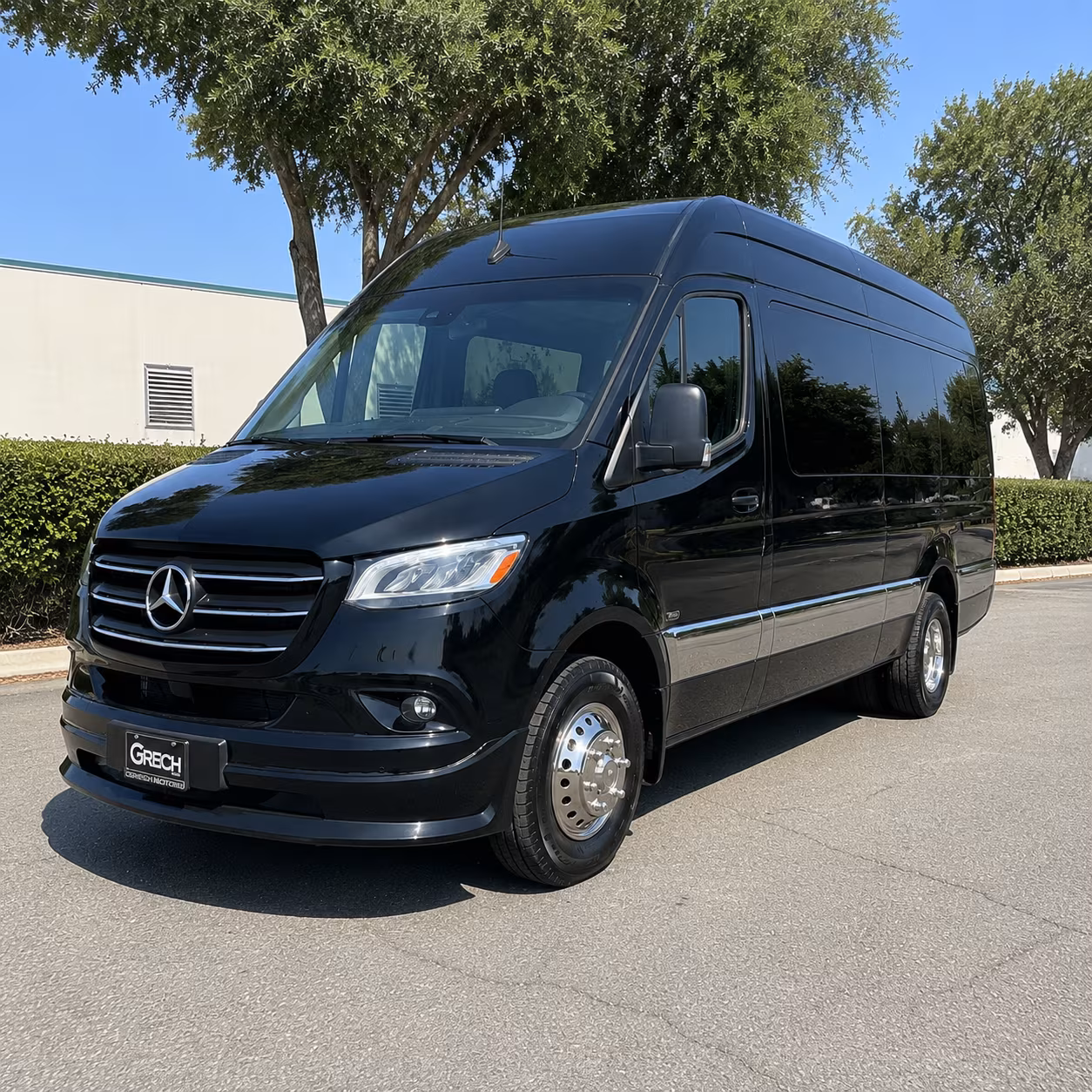 find the perfect transportation for your next airport transfer 5